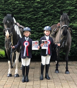 7 Year-old Twins Daisy & Isabelle Deliver a Double Win 7 Year-old Twins Daisy & Isabelle Deliver a Double Win